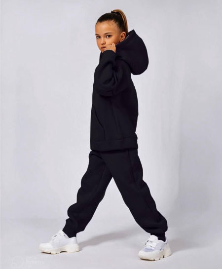 Ocieplany czarny dres 