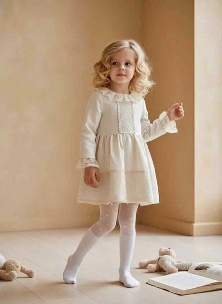 Elegancka sukienka dziewczęca w stylu vintage z koronką