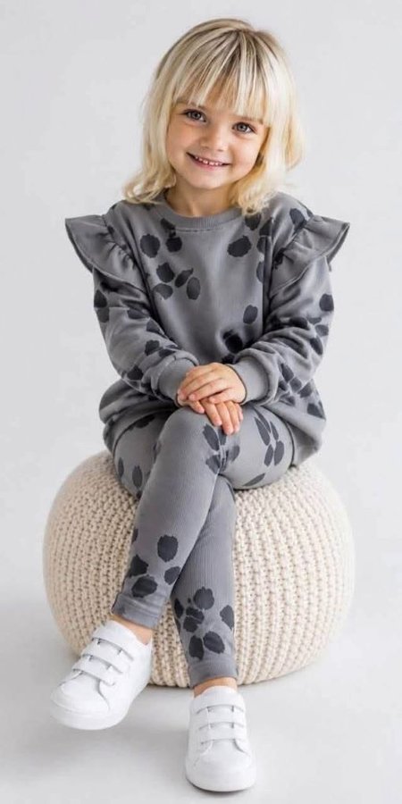 Komplet dziewczęcy szary - bluza z falbanami i legginsy w kwiaty