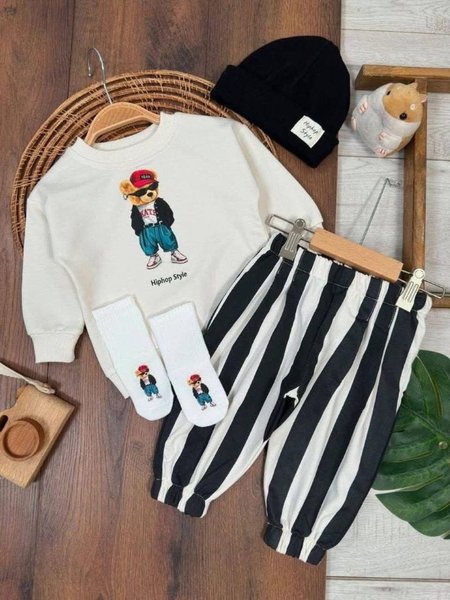 Komplet chłopięcy 4-elementowy Miś – Bluza, spodnie w paski, czapka i skarpetki