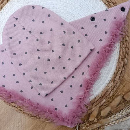 Prążkowany komplet dziewczęcy: Czapka i chusta z tiulową falbanką w serduszka