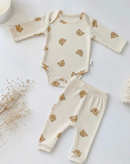 Prążkowany komplet niemowlęcy body + legginsy misie