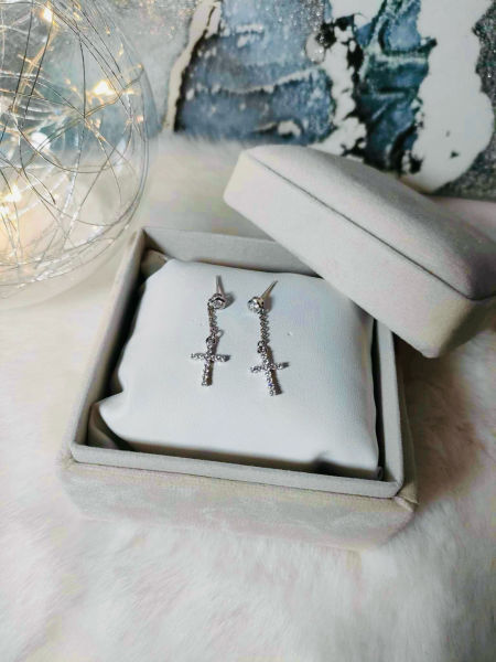 Kolczyki wiszące krzyże