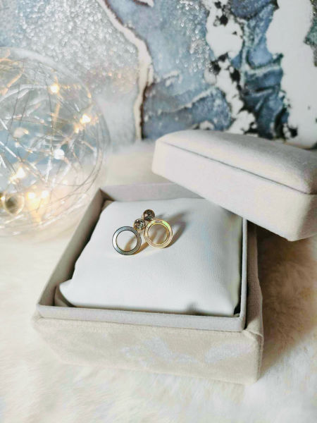 Kolczyki Koła Biała masa perłowa